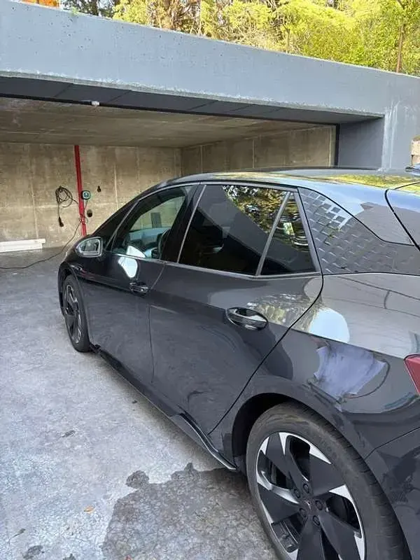 Usado Cupra Born e-Boost 169 kW (231 CV) 2024 Negro Utilitario