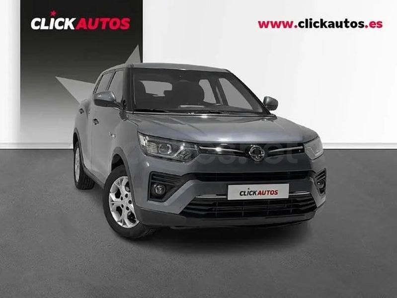 Usado Ssangyong (KGM) Tivoli 128 CV (94 kW) 2023 Gris / plata SUV