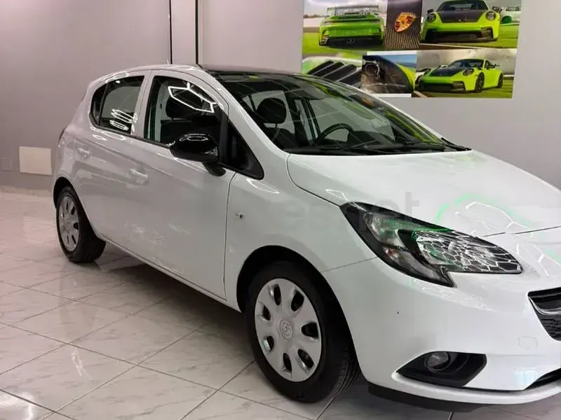 Usado Opel Corsa Business 75 CV (55 kW) 2018 Blanco Utilitario