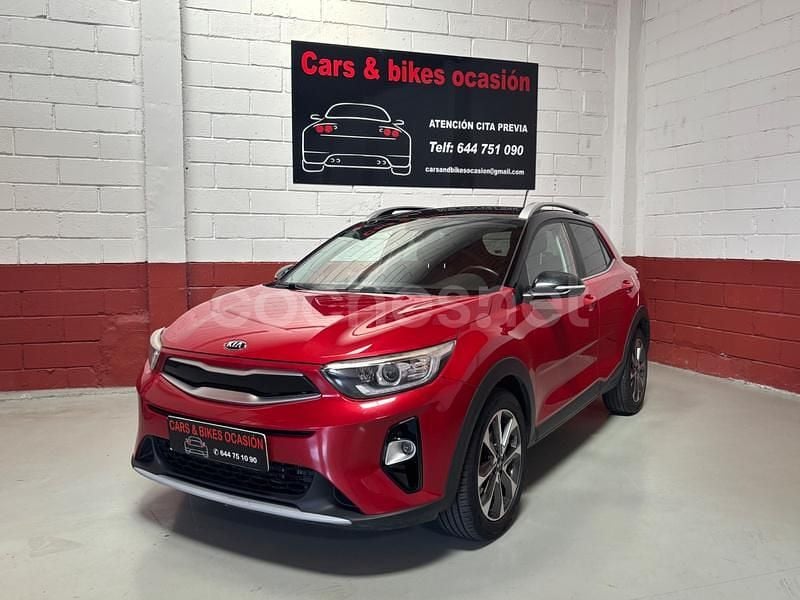 Käytetty Kia Stonic 120 HP (88 kW) 2018 Punainen Katumaasturi