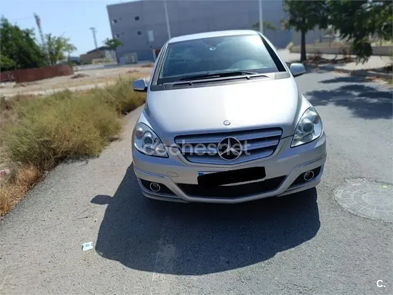 Usado Mercedes B200 140 CV (102 kW) 2010 Blanco Monovolumen