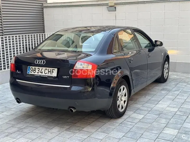 Usado Audi A4 150 CV (110 kW) 2003 Azul Berlina