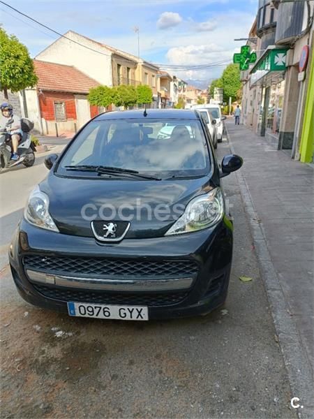 Negro Usado 2010 Peugeot 107 Utilitario | 2500 € - Imagen 1/4