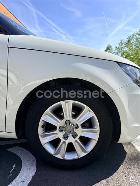 Usado Audi A1 Sportback Ambition 122 CV (89 kW) 2012 Blanco Utilitario