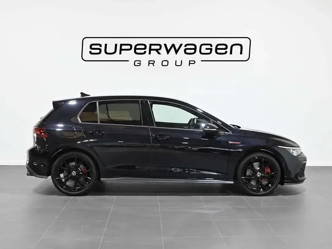 Usado VW Golf VIII GTI 245 CV (180 kW) 2023 Negro Utilitario