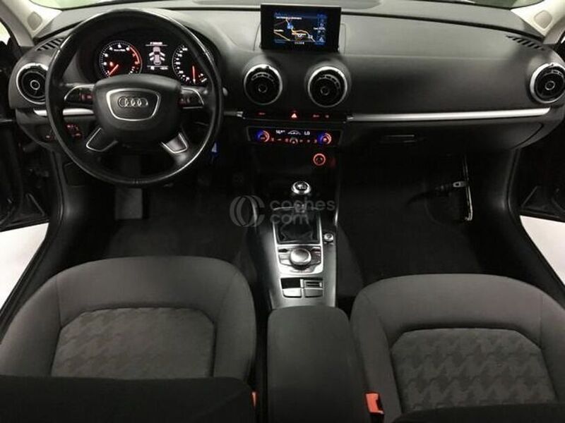 Usado Audi A3 Sportback Attraction 110 CV (80 kW) 2016 Marrón Utilitario