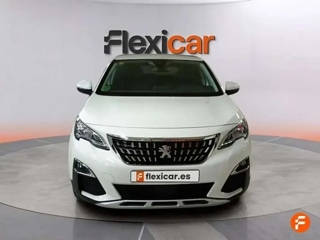 Usado Peugeot 3008 Allure 131 CV (96 kW) 2017 Blanco SUV