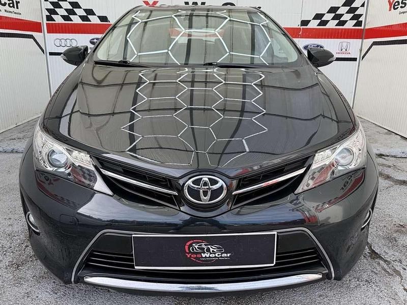 Usado Toyota Auris Active 124 CV (91 kW) 2013 Gris Utilitario