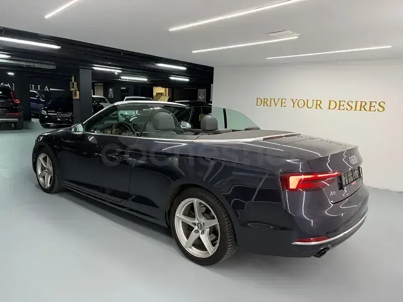 Usado Audi A5 Cabriolet S-Line 150 CV (110 kW) 2018 Gris / plata Descapotable
