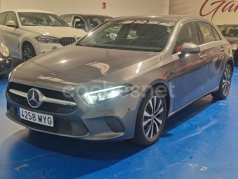 Gris / plata Usado 2020 Mercedes A250 Berlina | 25.990 € (Precio justo) - Imagen 1/4