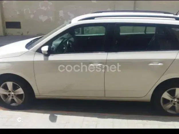 Usado Skoda Fabia Business Line 75 CV (55 kW) 2018 Blanco Familiar