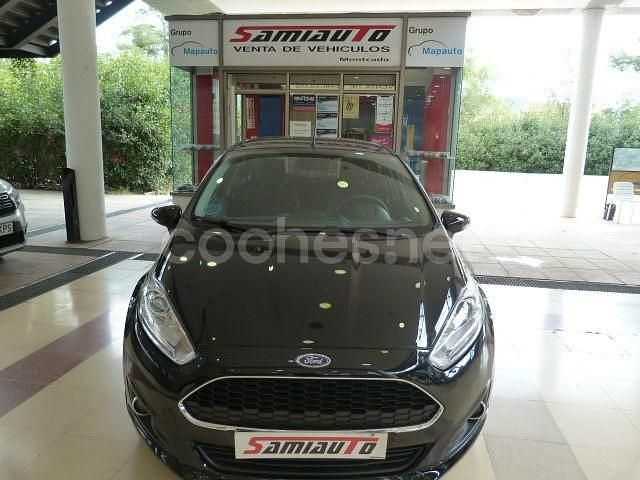 Usado Ford Fiesta Trend 82 CV (60 kW) 2017 Negro Utilitario