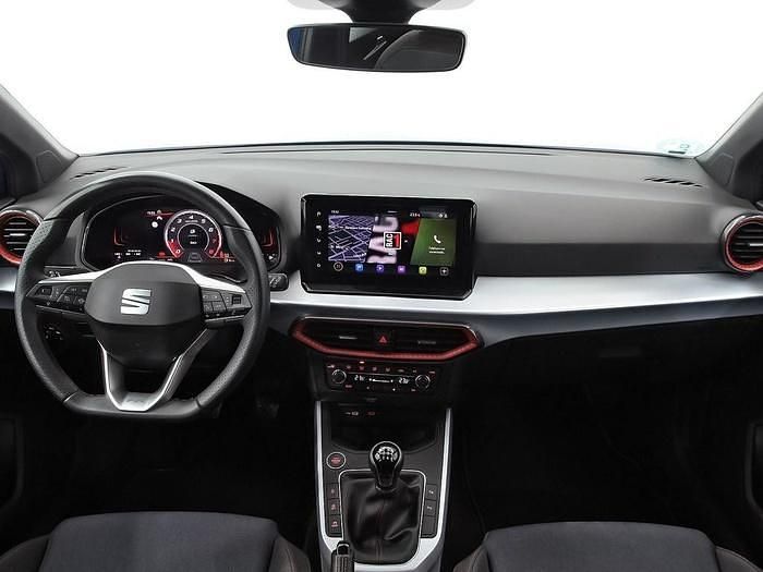 Usado Seat Arona FR 115 CV (84 kW) 2024 Verde SUV