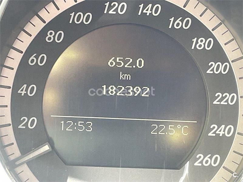 Usado Mercedes C200 136 CV (100 kW) 2009 Negro Familiar