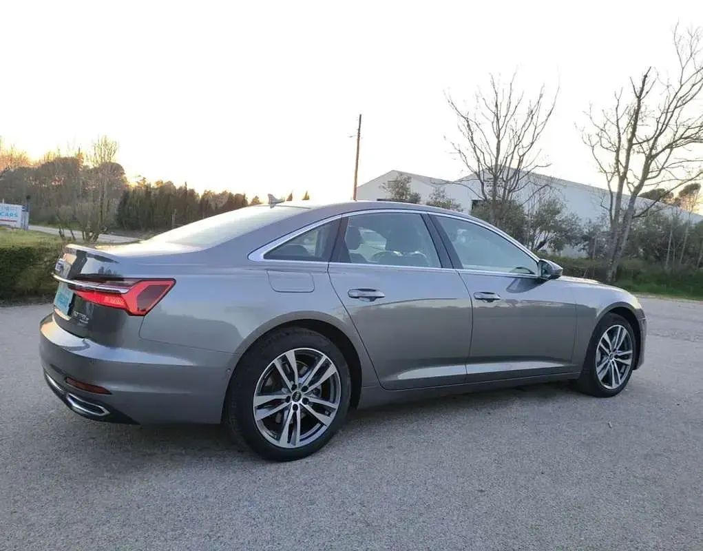 Usado Audi A6 Exclusive 299 HP (219 kW) 2021 Cinzento Sedan