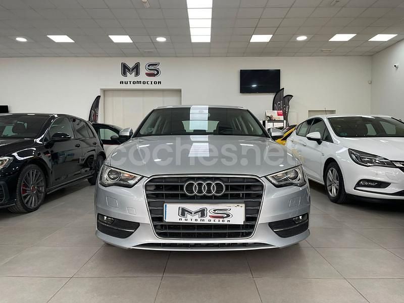 Usado Audi A3 Ambition 105 CV (77 kW) 2013 Gris / plata Berlina