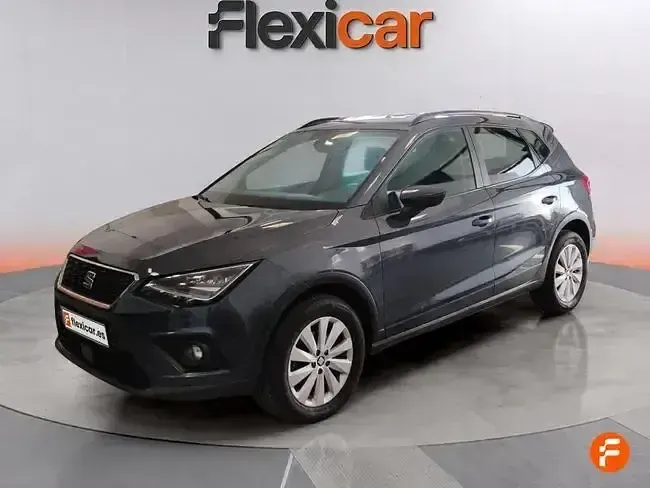 Usado Seat Arona Ecomotive 95 CV (69 kW) 2019 Gris SUV