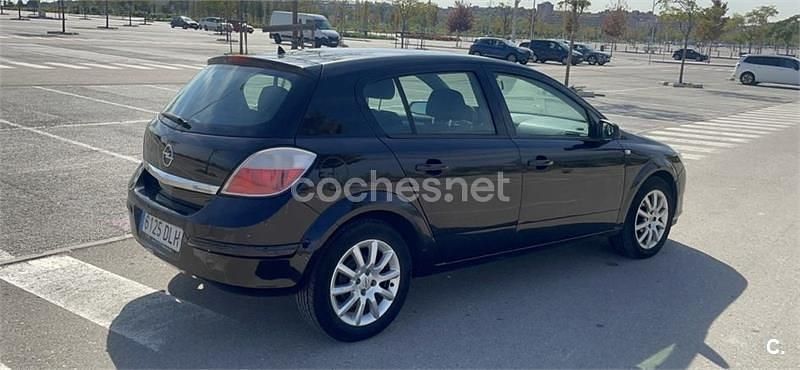 Usado Opel Astra Enjoy 105 CV (77 kW) 2005 Negro Berlina
