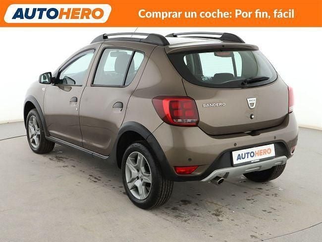 Usado Dacia Sandero Comfort 90 CV (66 kW) 2020 Gris Berlina