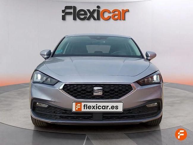 Usado Seat Leon Style 110 CV (80 kW) 2022 Gris / plata Berlina