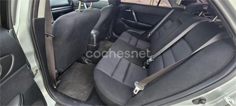 Gris / plata Usado 2006 Mazda 6 Active Berlina | 2800 € (Buen precio) - Imagen 1/4