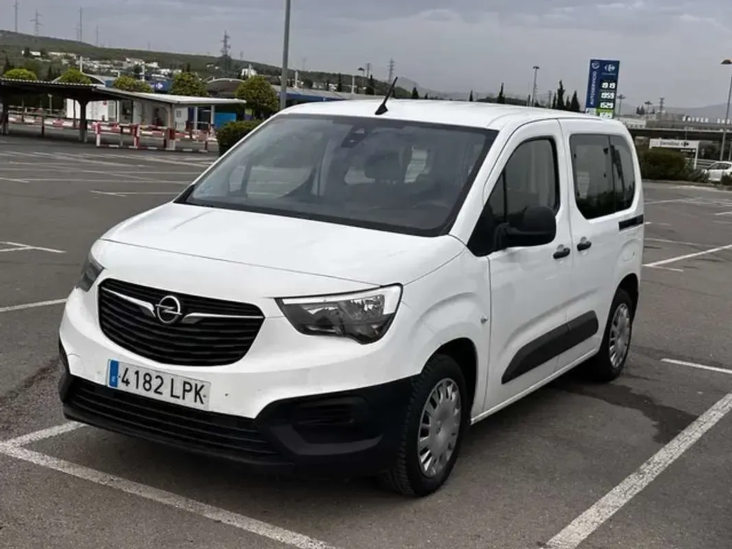 Usado Opel Combo S 99 CV (72 kW) 2021 Blanco Monovolumen