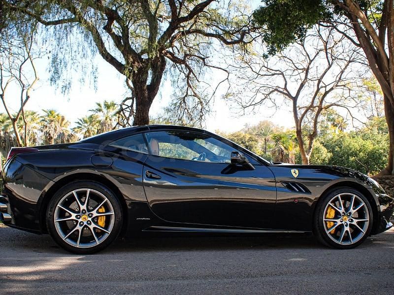 Usado Ferrari California 460 CV (338 kW) 2011 Negro Descapotable