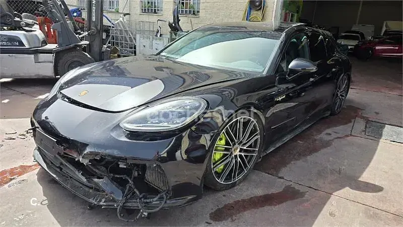 Usado Porsche Panamera Sport Turismo 680 CV (500 kW) 2018 Negro Familiar