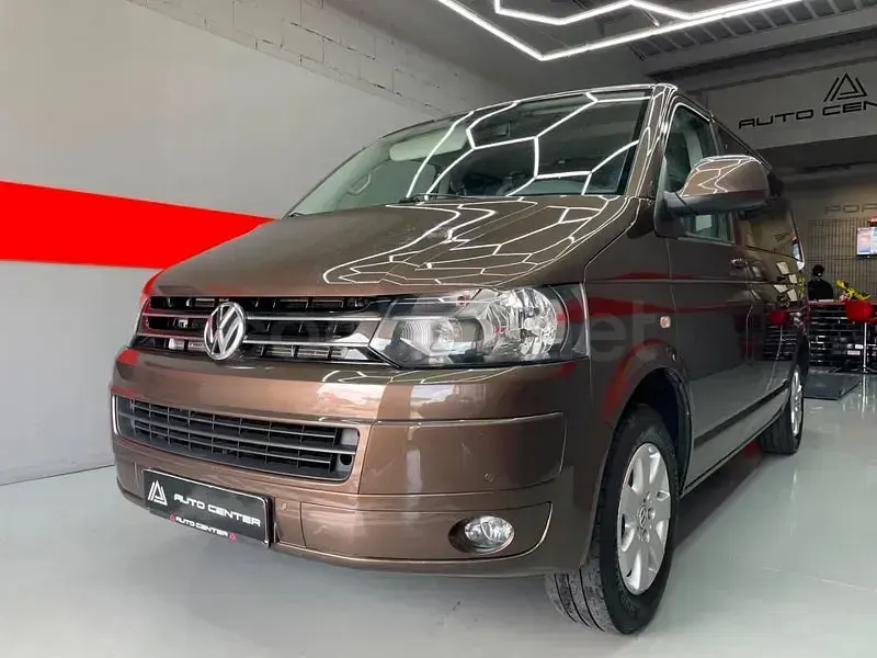 Usado VW Multivan Startline 140 CV (102 kW) 2012 Marrón Monovolumen