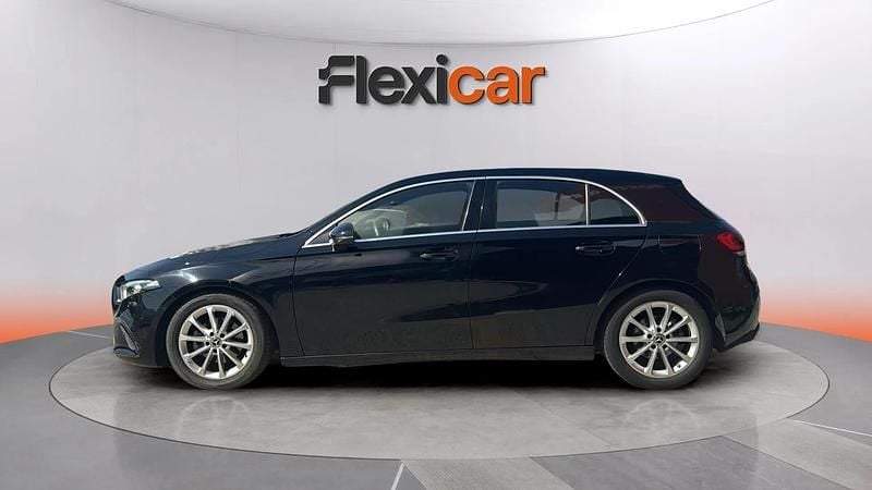 Usado Mercedes A180 116 CV (85 kW) 2020 Negro Utilitario