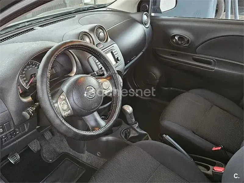 Usado Nissan Micra Acenta 80 CV (58 kW) 2012 Negro Utilitario