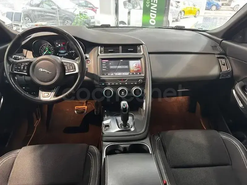 Usado Jaguar E-Pace 150 CV (110 kW) 2019 Rojo SUV
