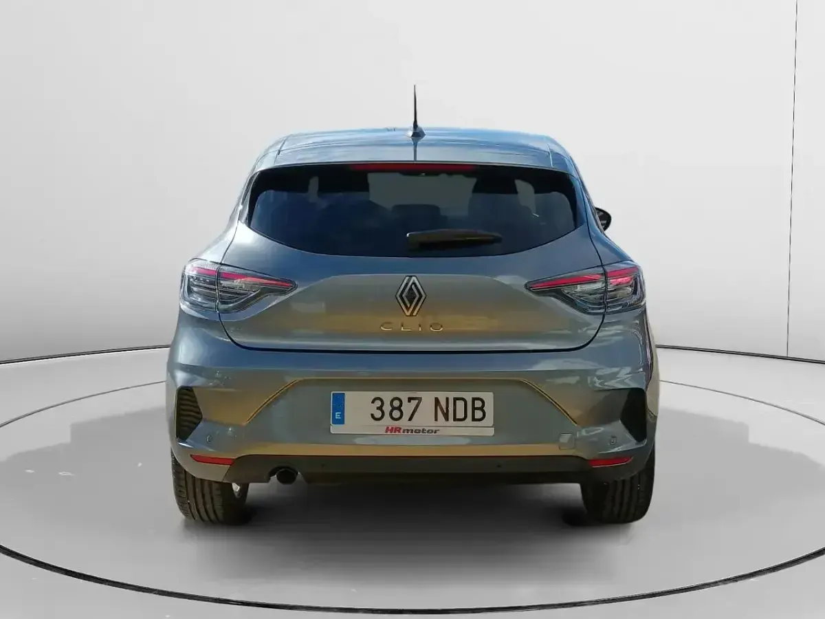 Usado Renault Clio Evolution 101 CV (74 kW) 2025 Gris Utilitario