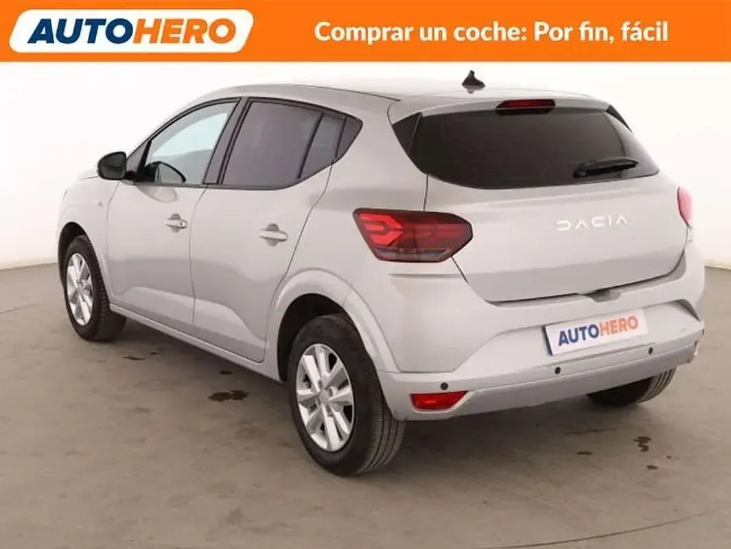 Usado Dacia Sandero Expression 91 CV (66 kW) 2023 Gris Utilitario