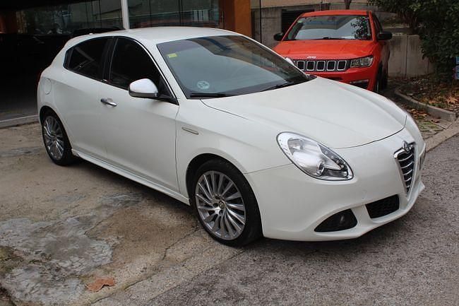 Usado Alfa Romeo Giulietta Distinctive 105 CV (77 kW) 2011 Blanco Utilitario