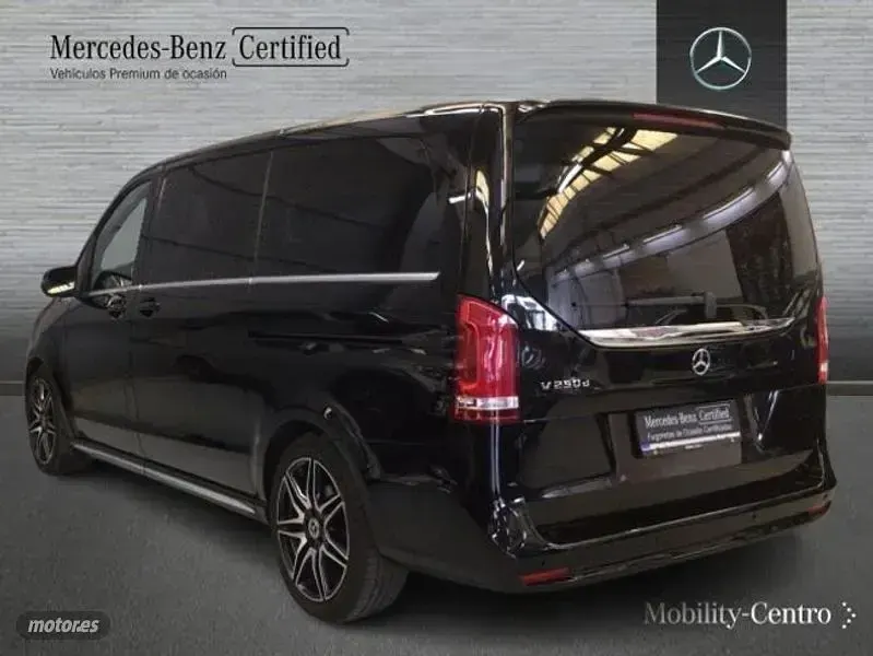 Usado Mercedes V250 Avantgarde 2023 Negro Monovolumen