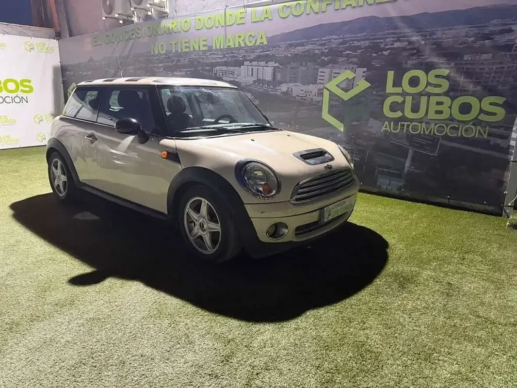 Usado Mini ONE 75 CV (55 kW) 2009 Blanco Utilitario