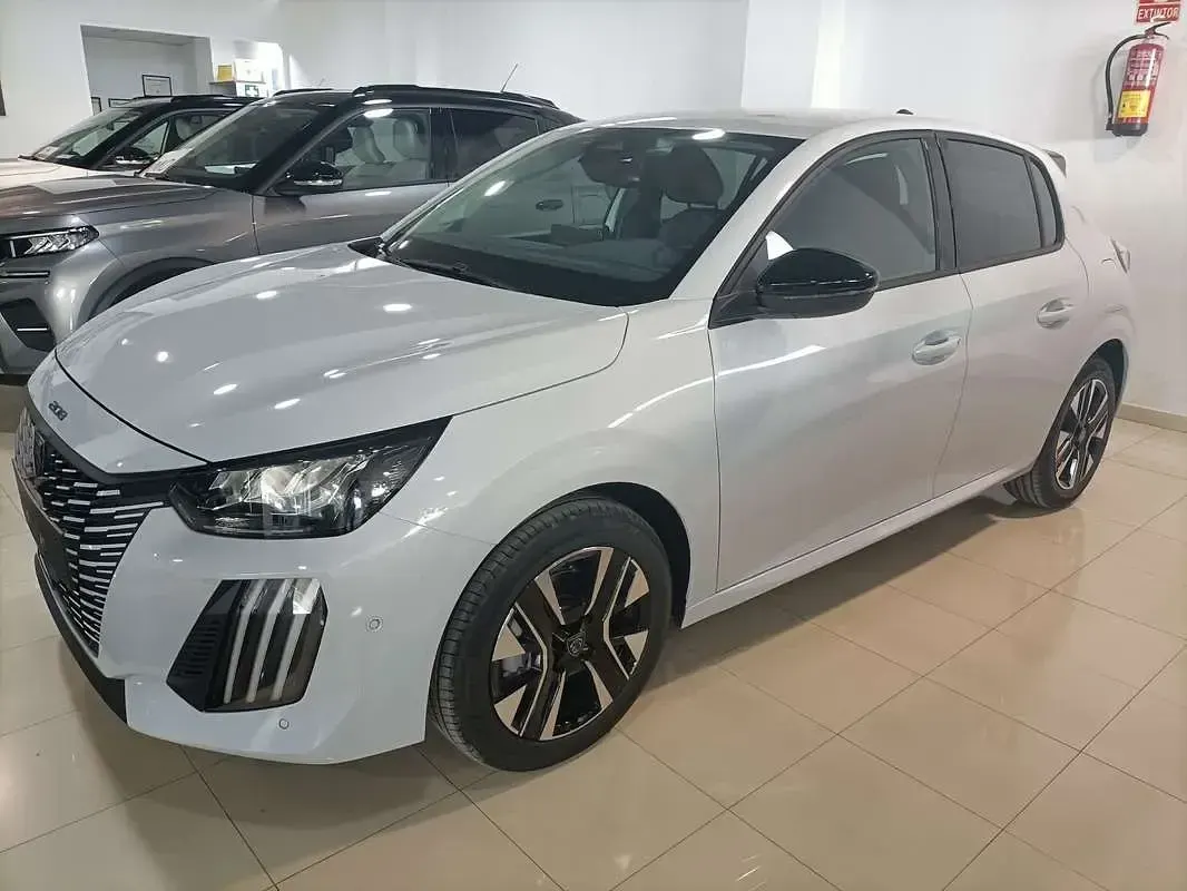 Nuevo Peugeot 208 Allure 110 CV (80 kW) 2026 Blanco Utilitario