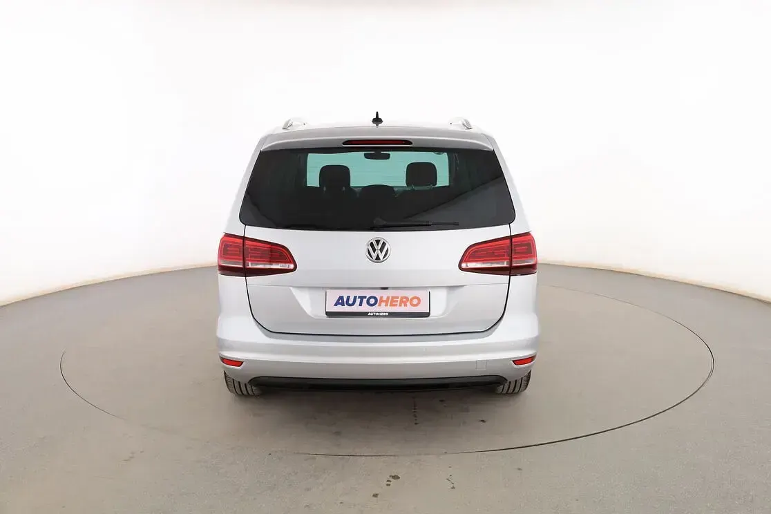 Usado VW Sharan Sport 220 CV (161 kW) 2018 Plata Monovolumen