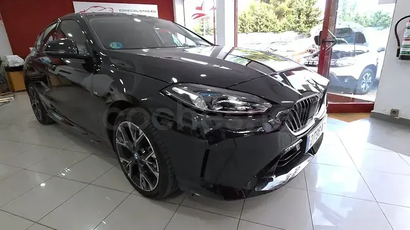 Usado BMW 120 Comfort Edition 163 CV (119 kW) 2025 Negro Utilitario