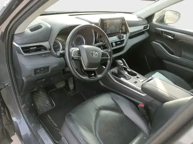 Usado Toyota Highlander Advance 190 CV (139 kW) 2022 Gris SUV