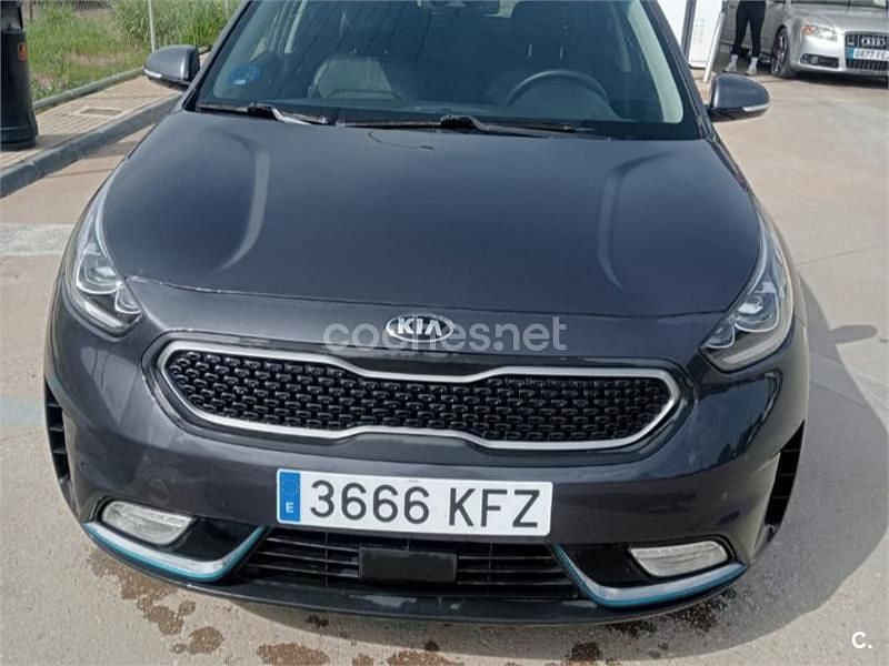 Usado Kia Niro 141 CV (103 kW) 2017 Gris / plata SUV