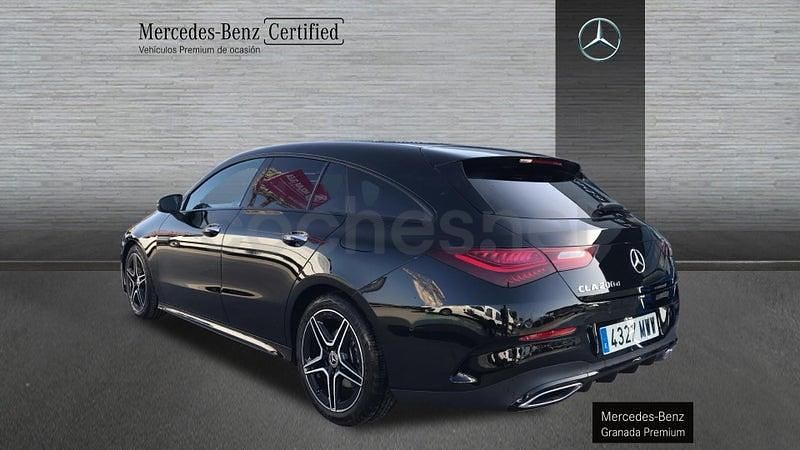 Usado Mercedes CLA200 Shooting Brake 150 CV (110 kW) 2024 Negro Familiar