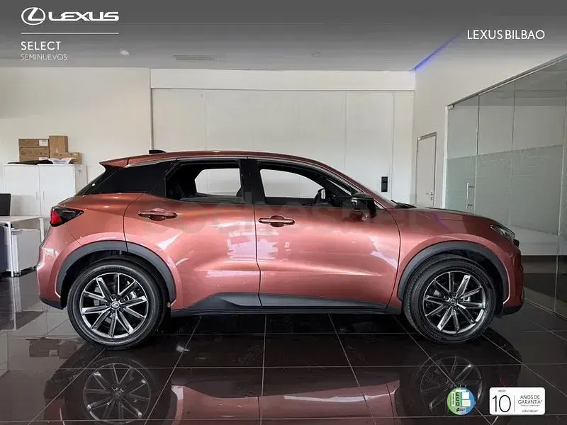 Usado Lexus LBX 136 CV (100 kW) 2026 Rosa SUV