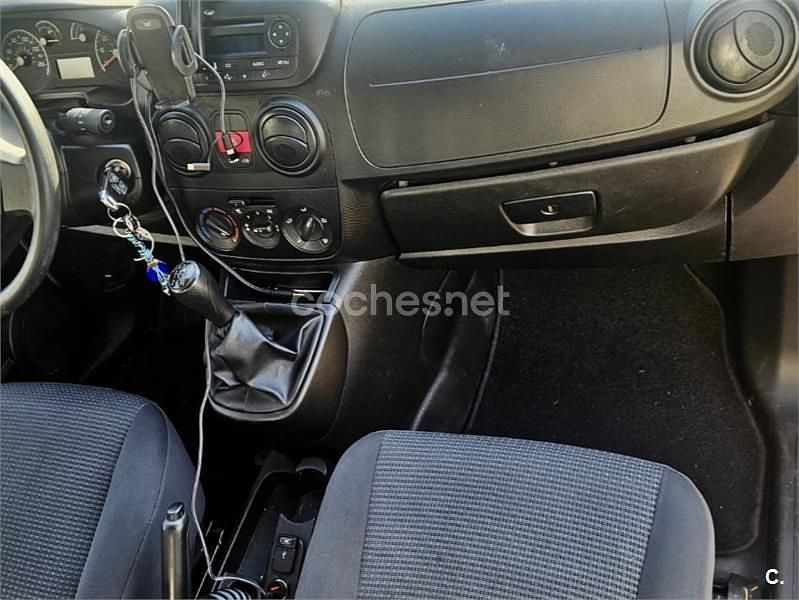 Usado Citroën Nemo Seduction 75 CV (55 kW) 2016 Gris / plata Monovolumen