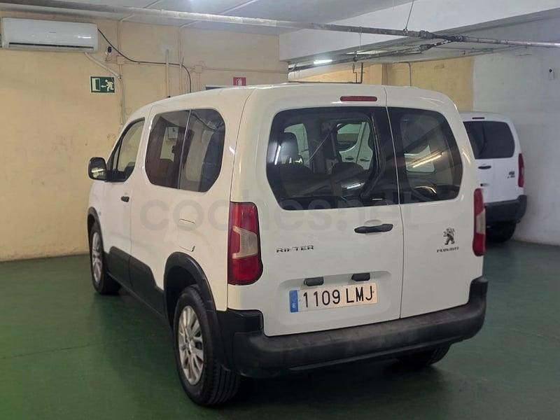 Usado Peugeot Rifter Active 100 CV (73 kW) 2021 Blanco Monovolumen