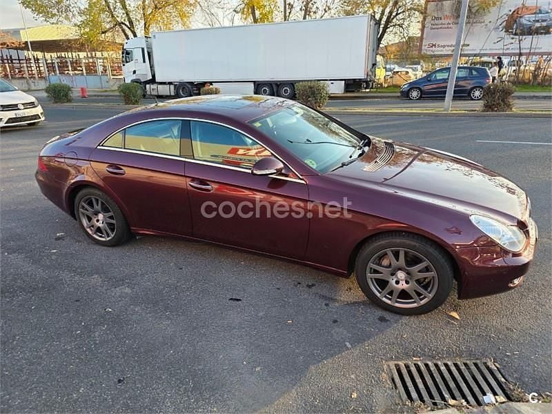 Usado Mercedes CLS320 224 CV (164 kW) 2006 Granate Berlina