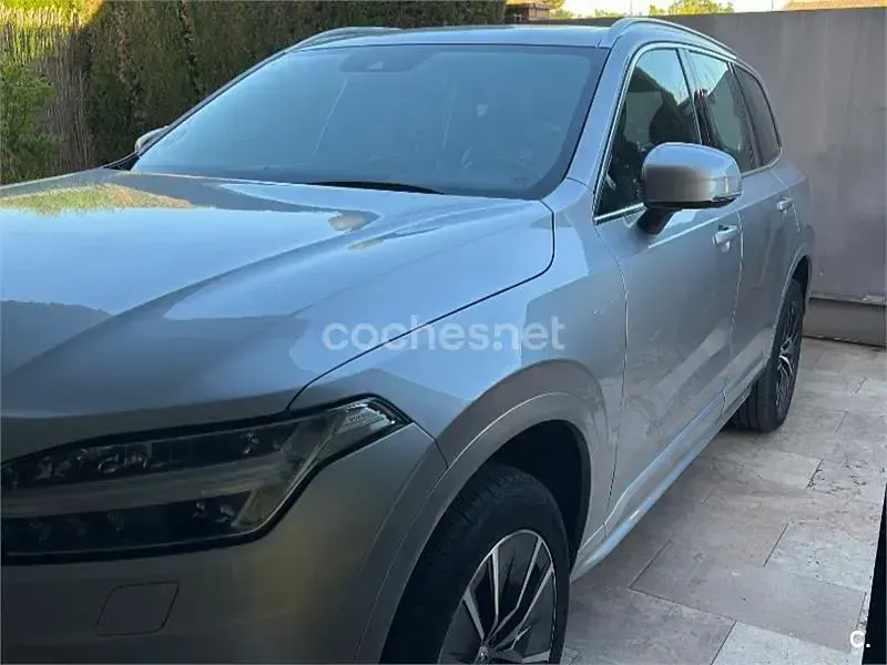 Usado Volvo XC90 Momentum 235 CV (172 kW) 2021 Gris / plata SUV