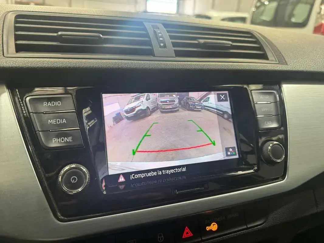 Usado Skoda Fabia Style 95 CV (69 kW) 2022 Gris Utilitario