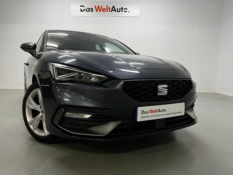 Usado Seat Leon FR 150 CV (110 kW) 2022 Gris